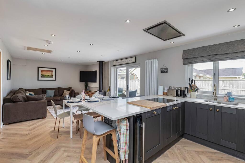 Family-Friendly Retreat Between Beach & Mountains Tremadog Luaran gambar